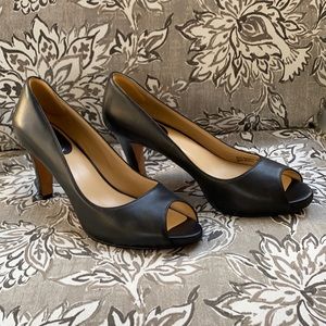Cole Hawn 3 inches  heels open toe size 6